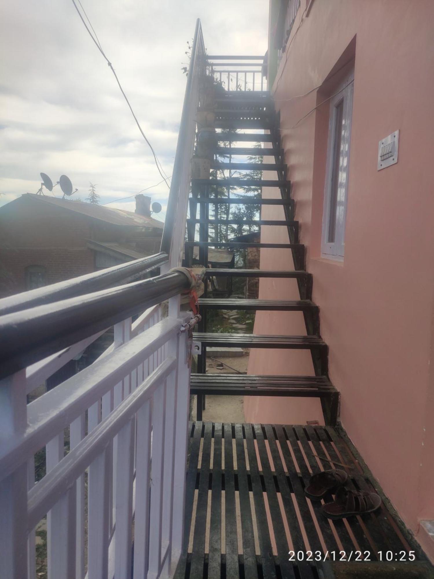Tree Valley Homestay Chail Buitenkant foto