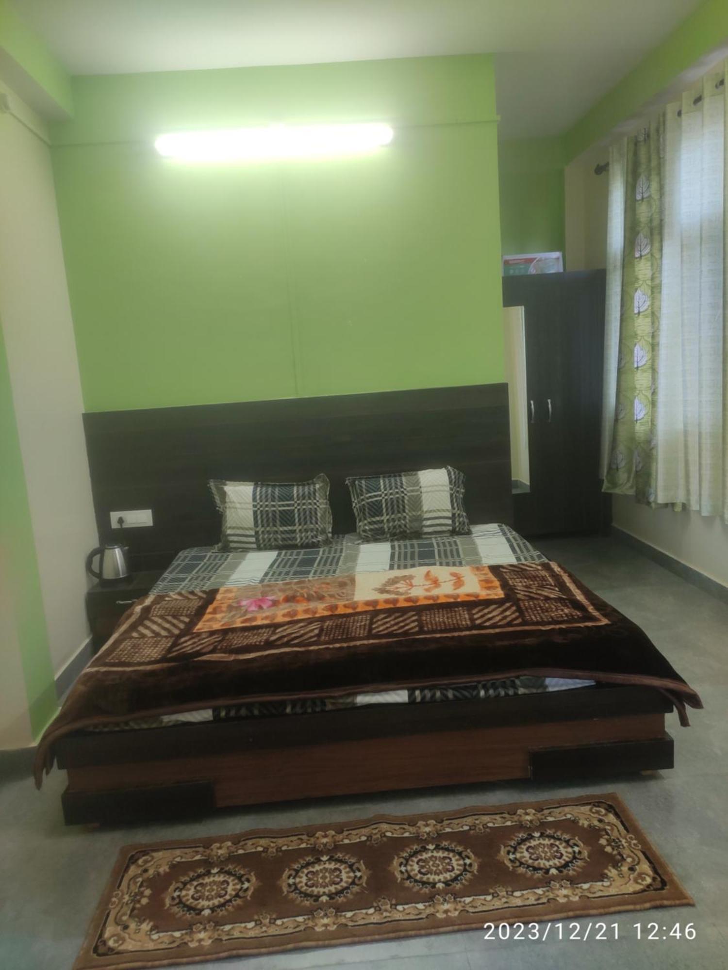 Tree Valley Homestay Chail Buitenkant foto