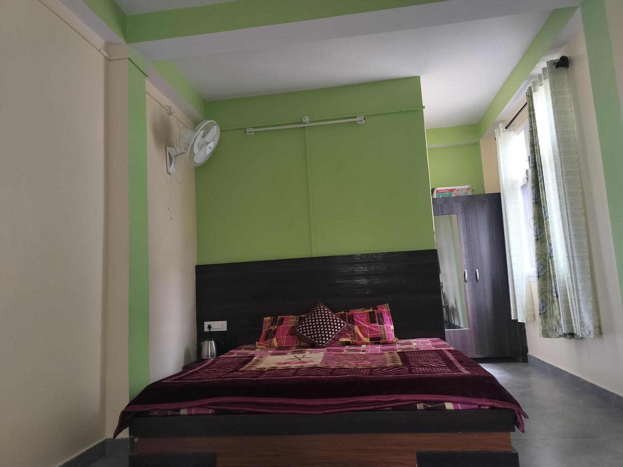 Tree Valley Homestay Chail Buitenkant foto