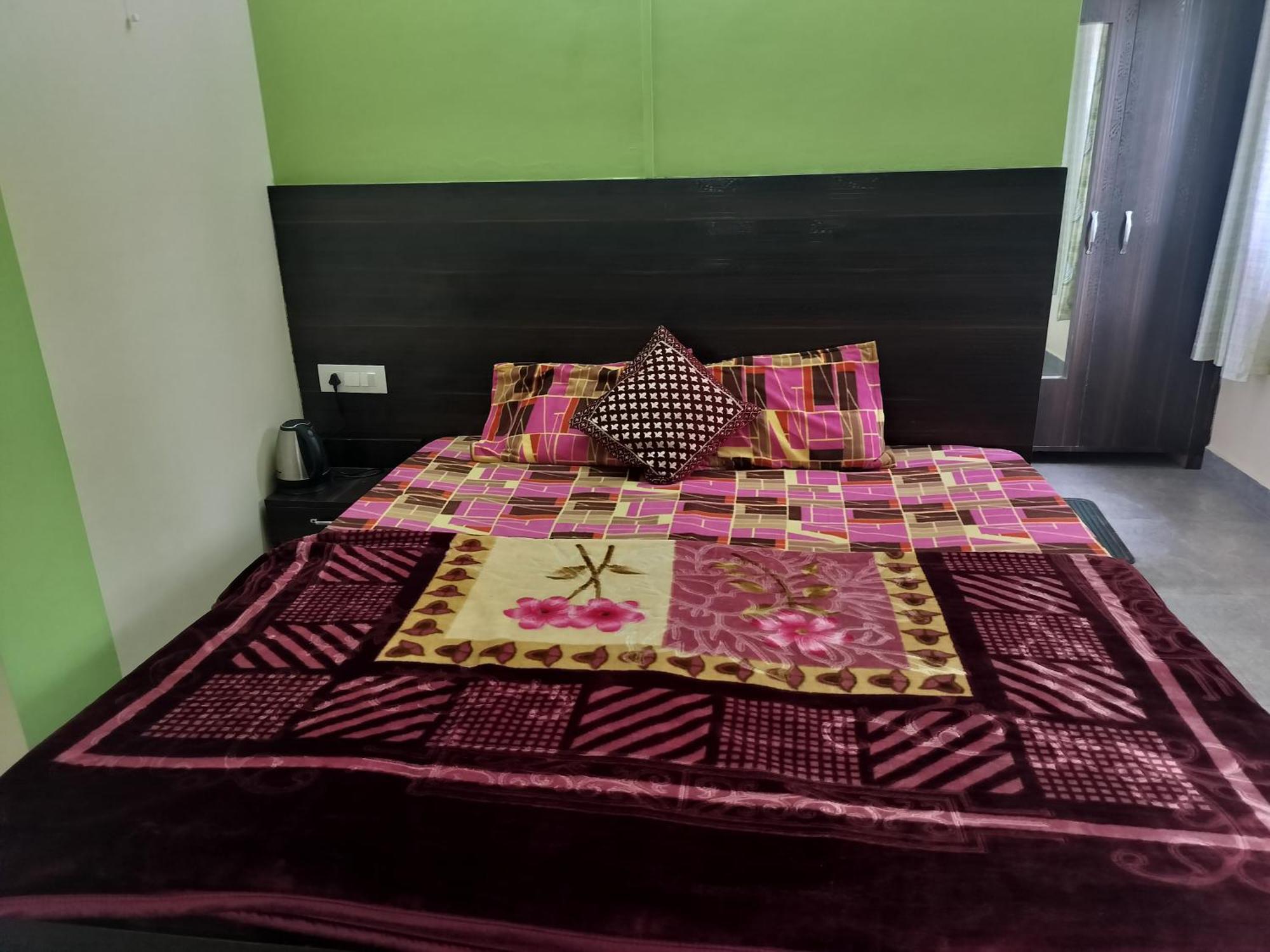 Tree Valley Homestay Chail Buitenkant foto